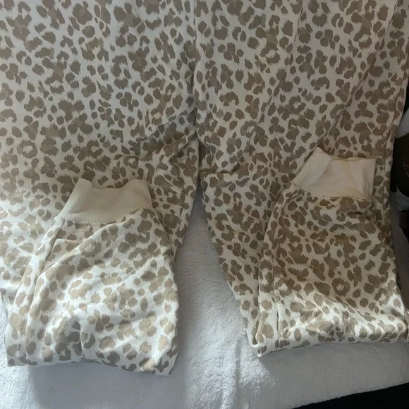 Old Navy Cream and Brown Leopard Print Pants - Picture 6 of 7